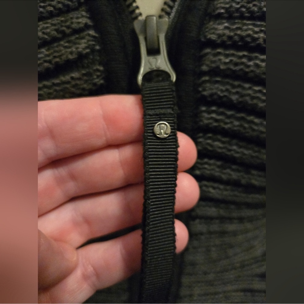 Lululemon athletica Black & Grey Ribbed Women's Hooded Full-Zip Sweater - Picture 4 of 15